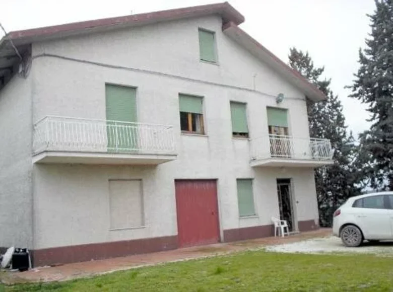 Stadthaus 12 Zimmer 300 m² Terni, Alle Länder