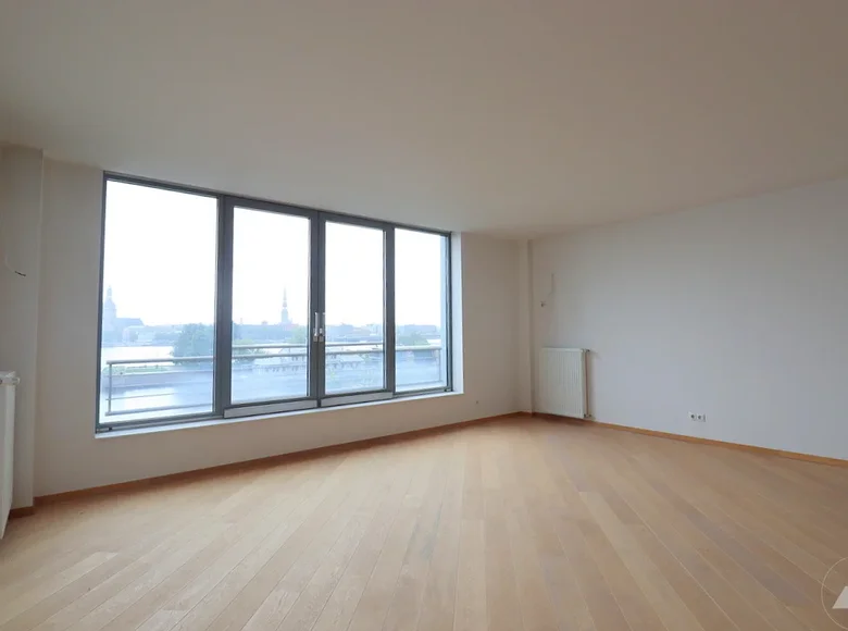 Mieszkanie 3 pokoi 154 m² Ryga, Łotwa