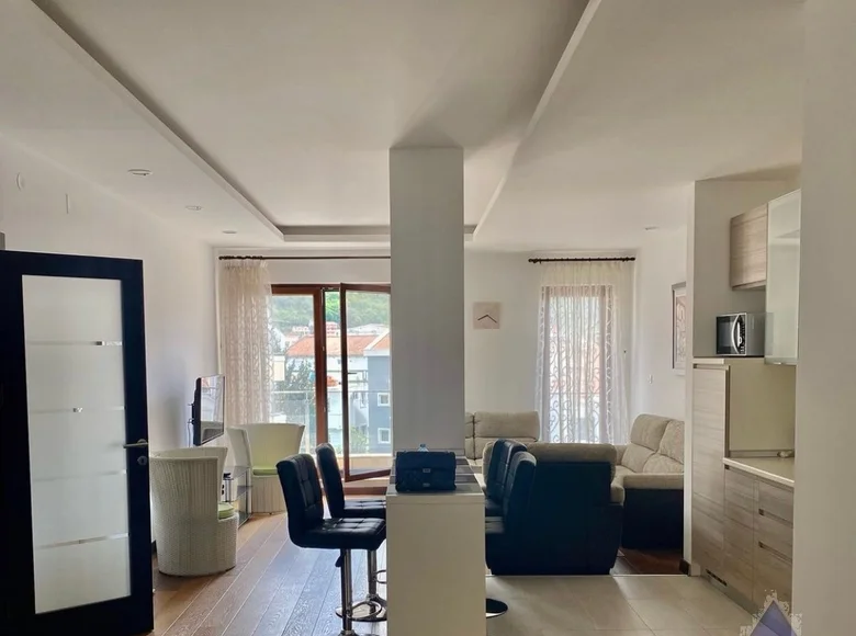 2 bedroom apartment 85 m² Budva, Montenegro