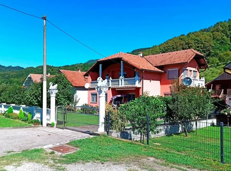 Особняк 6 комнат 300 м² Srebrnica, Босния и Герцеговина
