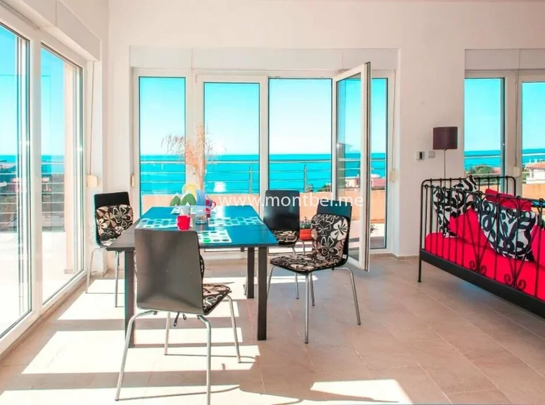 2 bedroom apartment 155 m² Bar, Montenegro