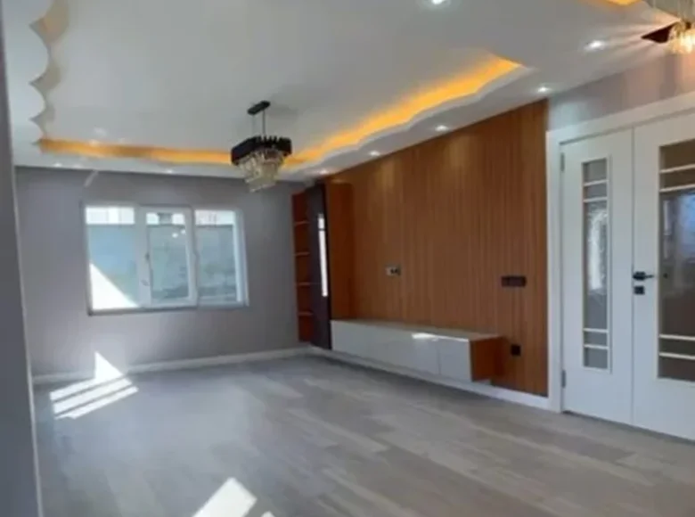 2 bedroom apartment 110 m² Beylikduezue, Turkey