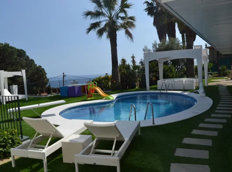 3 bedroom house 280 m² Tossa de Mar, Spain