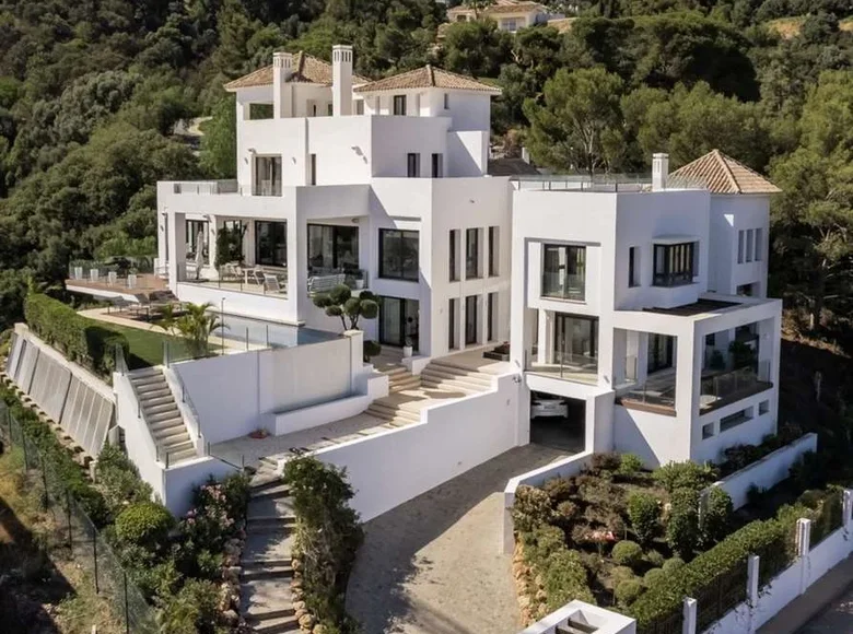 villa de 5 dormitorios 860 m² Marbella, España