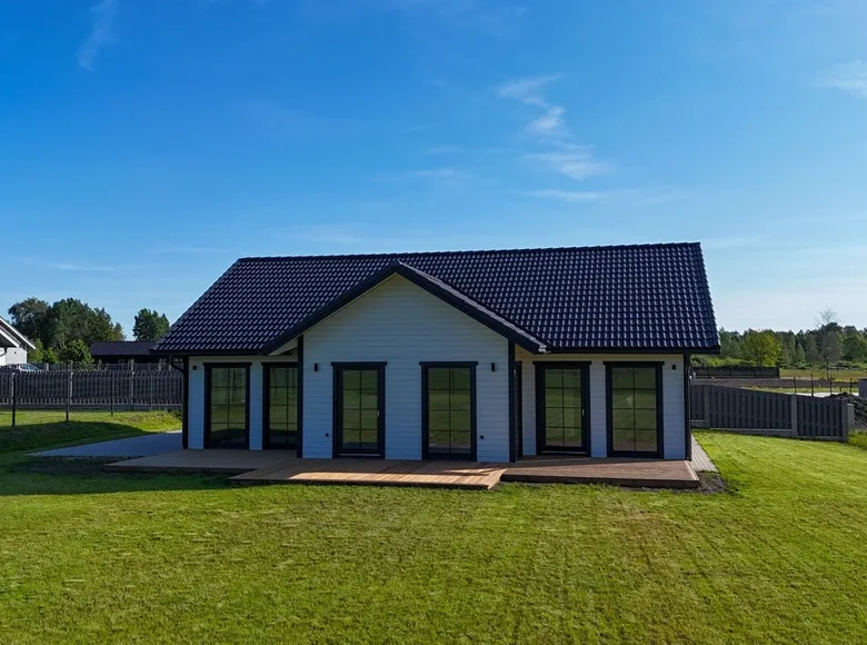 Casa 4 habitaciones 130 m² Liepaja, Letonia