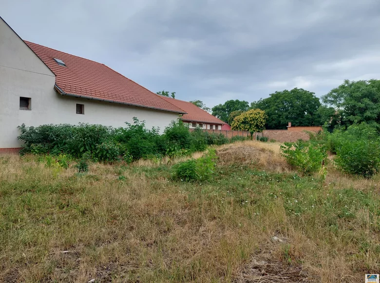 Land 1 566 m² Hodmezovasarhely, Hungary