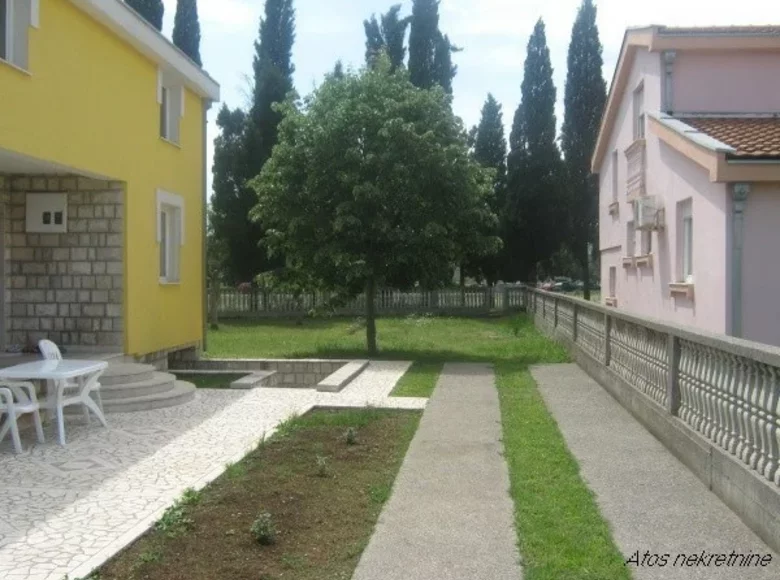 Haus 4 Schlafzimmer 220 m² Podgorica, Montenegro