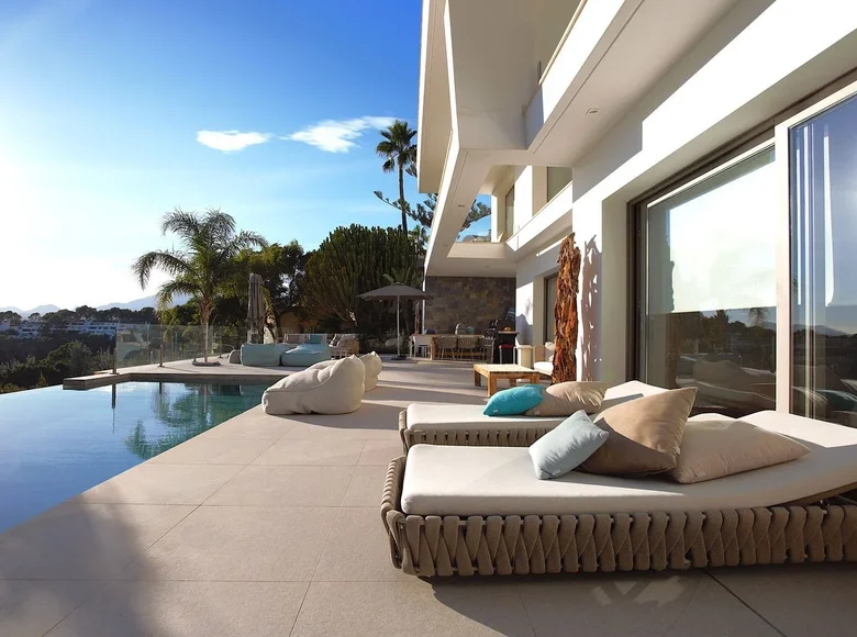 5 bedroom villa 370 m² Altea, Spain