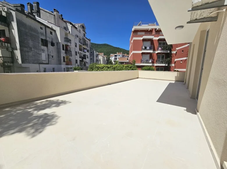 1 bedroom apartment 102 m² Budva, Montenegro