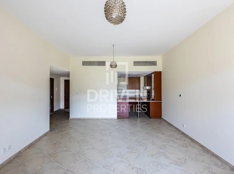 2 bedroom apartment 1 630 m² Dubai, United Arab Emirates