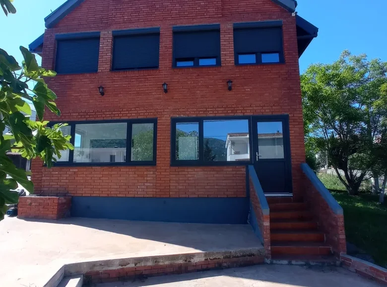 Haus 7 zimmer 120 m² Pecurice, Montenegro