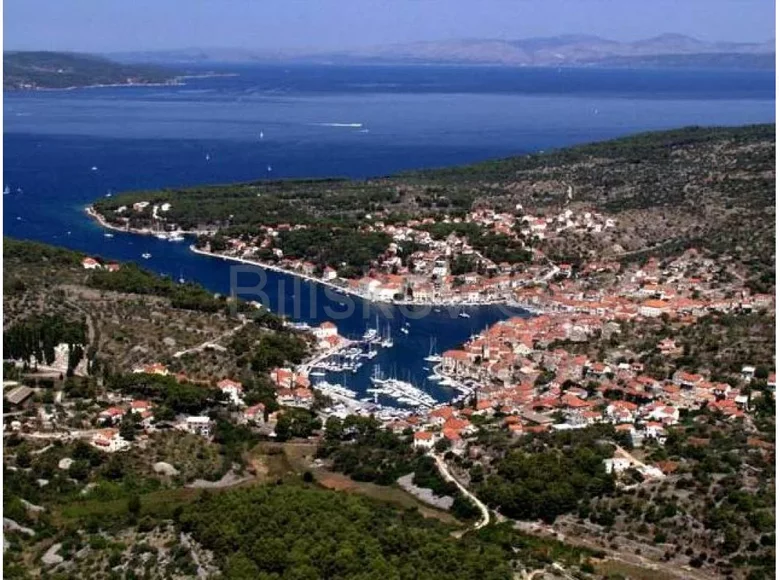 Land 17 699 m² Sutivan, Croatia