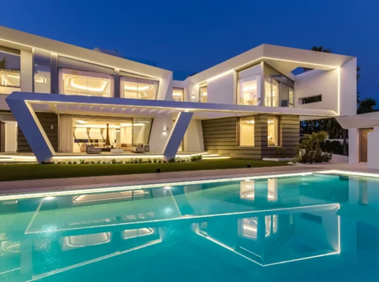 6 bedroom villa  Marbella, Spain