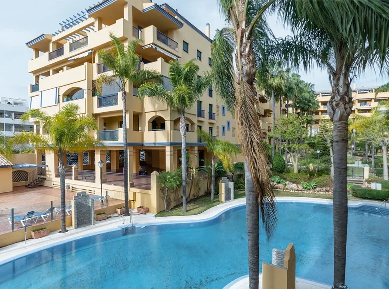 3 bedroom apartment 180 m² San Pedro Alcantara, Spain