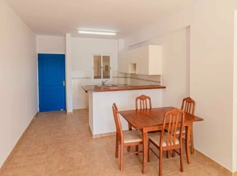 Mieszkanie 2 pokoi 79 m² Yeroskipou, Cyprus