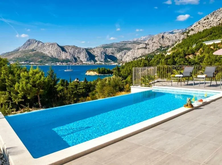 4 bedroom Villa 230 m² Borak, Croatia