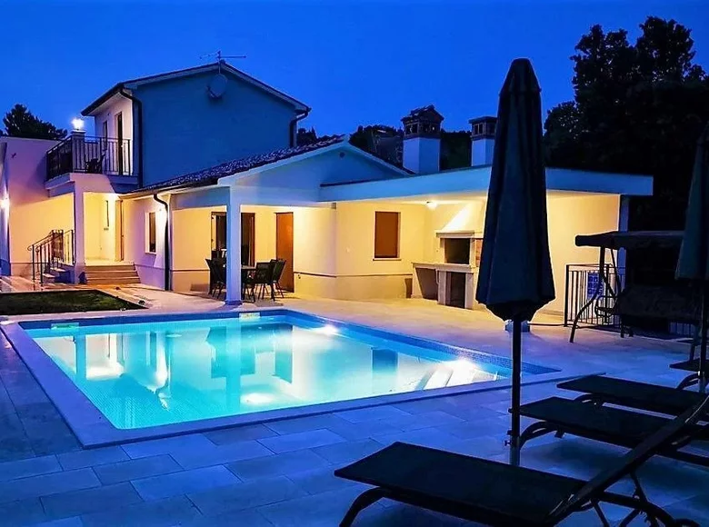 4-Schlafzimmer-Villa 200 m² Rabac, Kroatien
