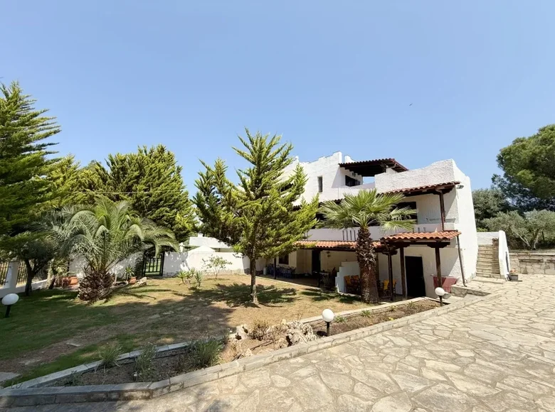 Hotel 150 m² in Nikiti, Greece