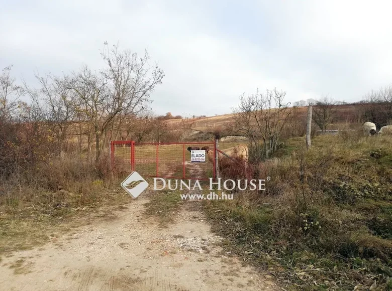 Land 163 476 m² Csabdi, Hungary