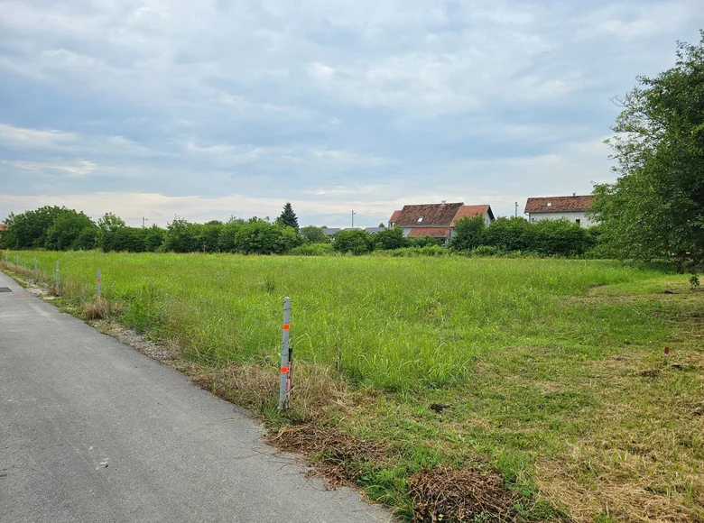 Land 2 289 m² Zagreb, Croatia