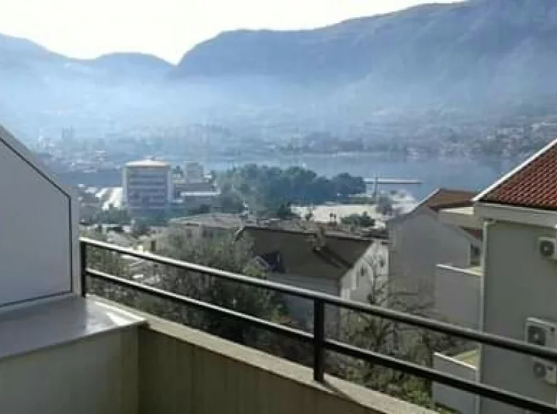 Apartamento 2 habitaciones 100 m² Dobrota, Montenegro