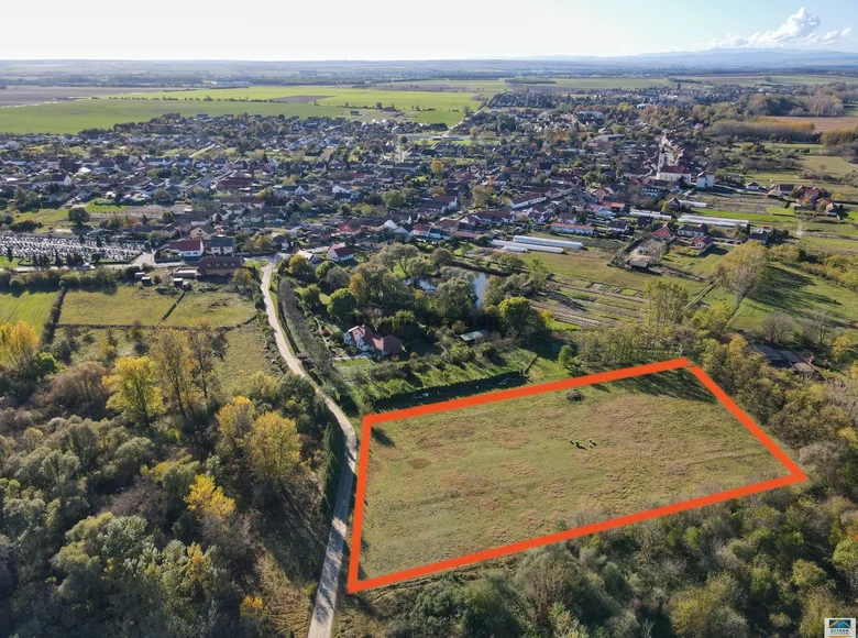 Działki 10 000 m² Hegyko, Węgry