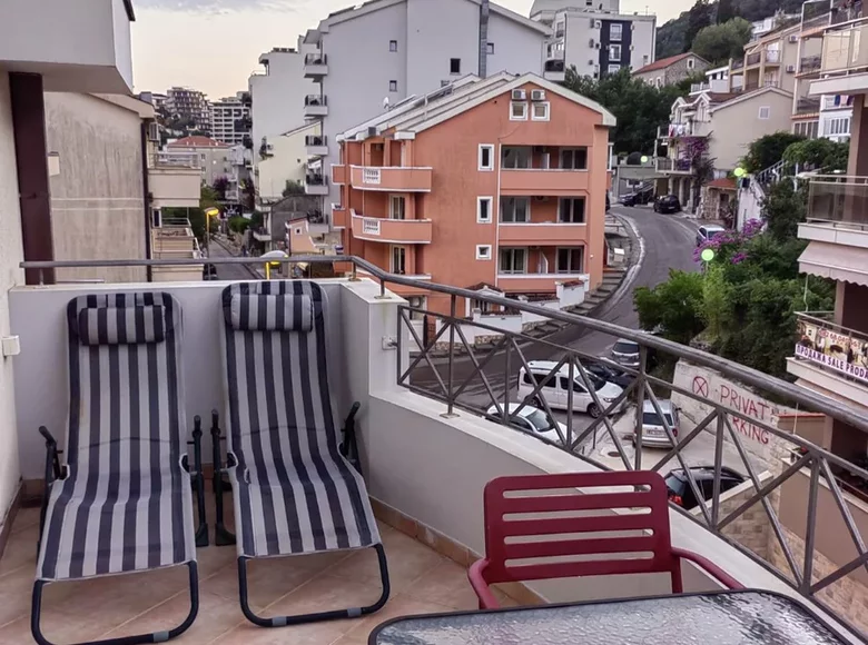 2 bedroom apartment 76 m² Becici, Montenegro