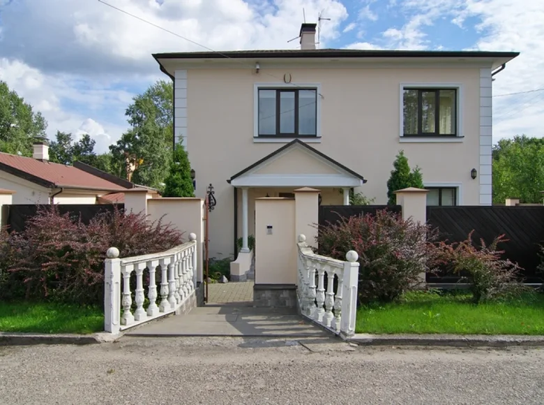 Haus 4 zimmer 250 m² Riga, Lettland