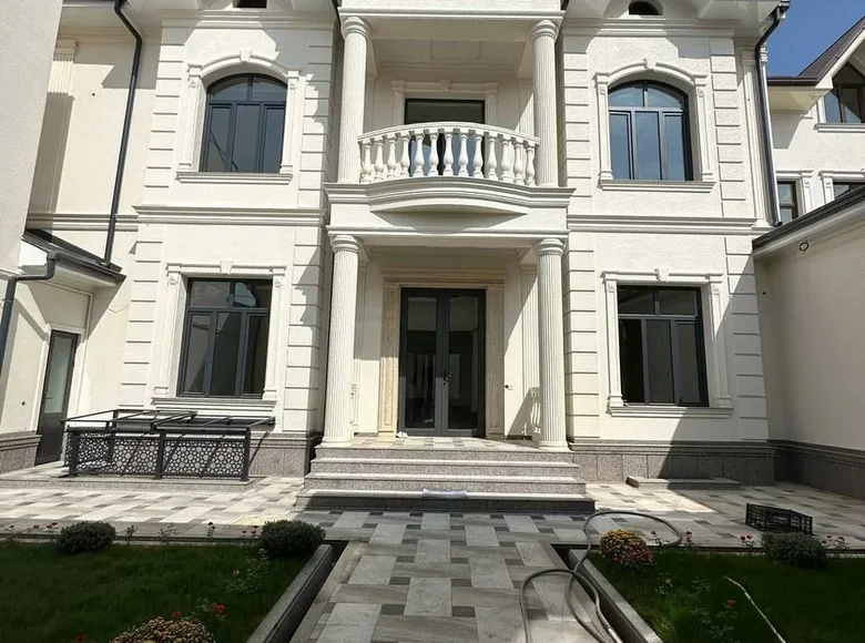 Uy 6 xonalar 450 m² Toshkentda