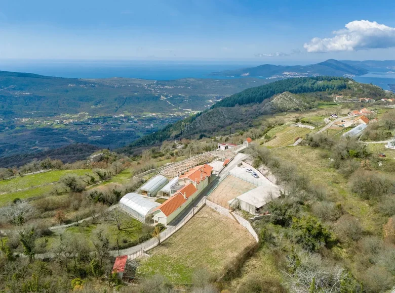 Land 7 bedrooms 584 m² Mirac, Montenegro
