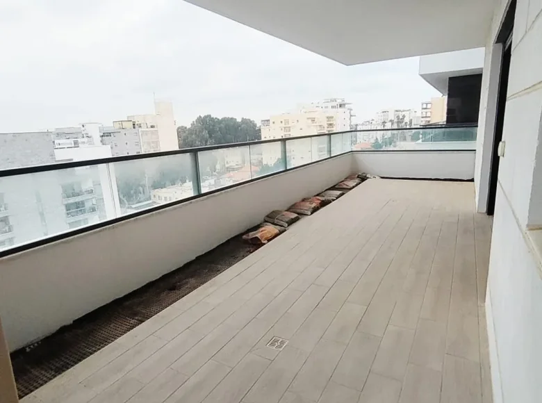3 room apartment 100 m² in Hadera, Israel