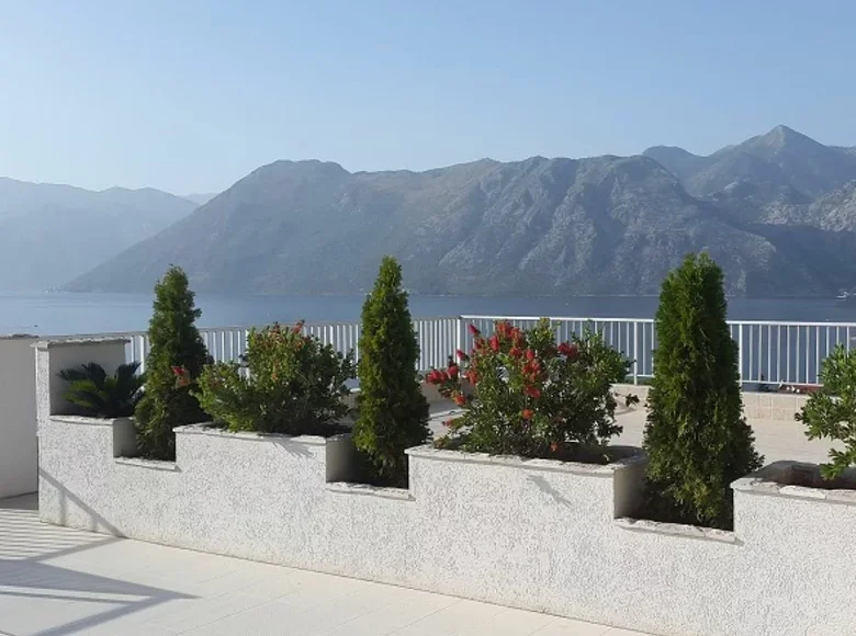 Apartamento 3 habitaciones 190 m² Municipio de Kotor, Montenegro