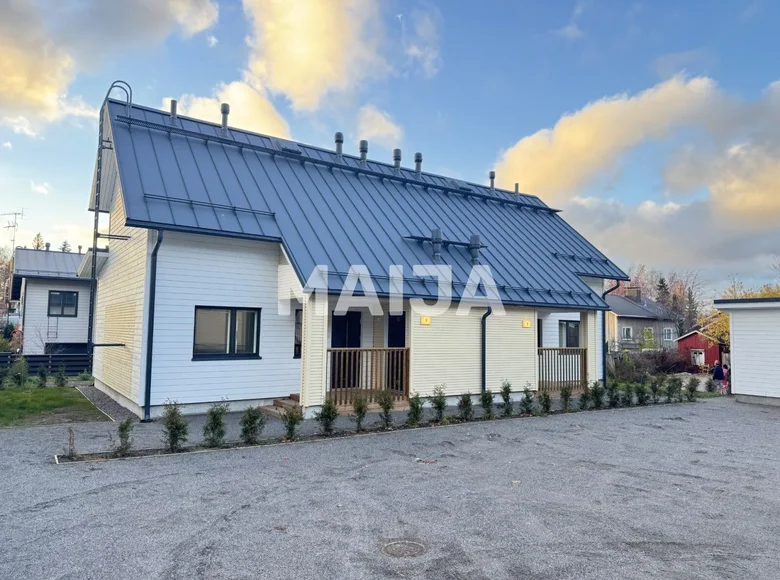 3 bedroom house 96 m² Helsinki sub-region, Finland