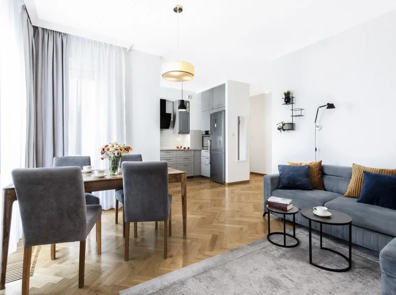 2 bedroom apartment 70 m² Warsaw, Poland