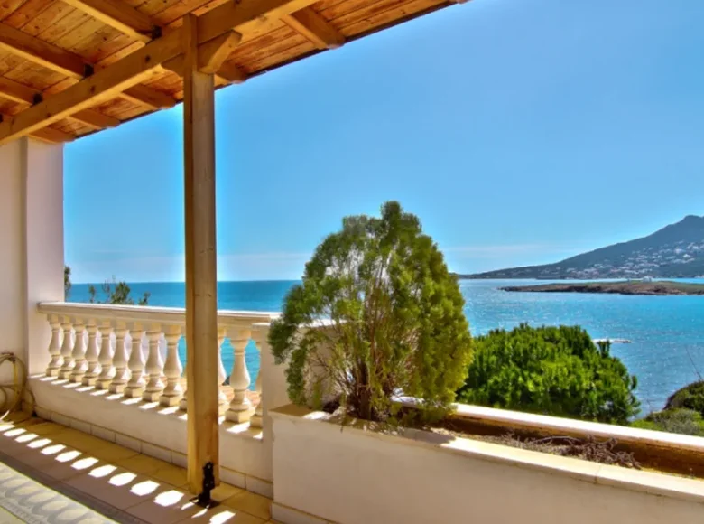 Villa de 4 dormitorios 320 m² Saint Spyridon, Grecia