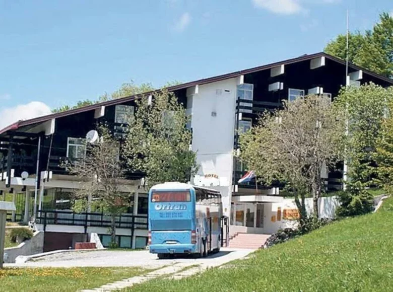 Hotel 2 218 m² in Grad Rijeka, Croatia