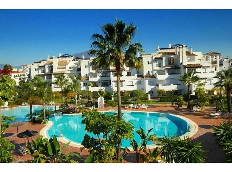 Mieszkanie 3 pokoi 183 m² San Pedro de Alcantara, Hiszpania