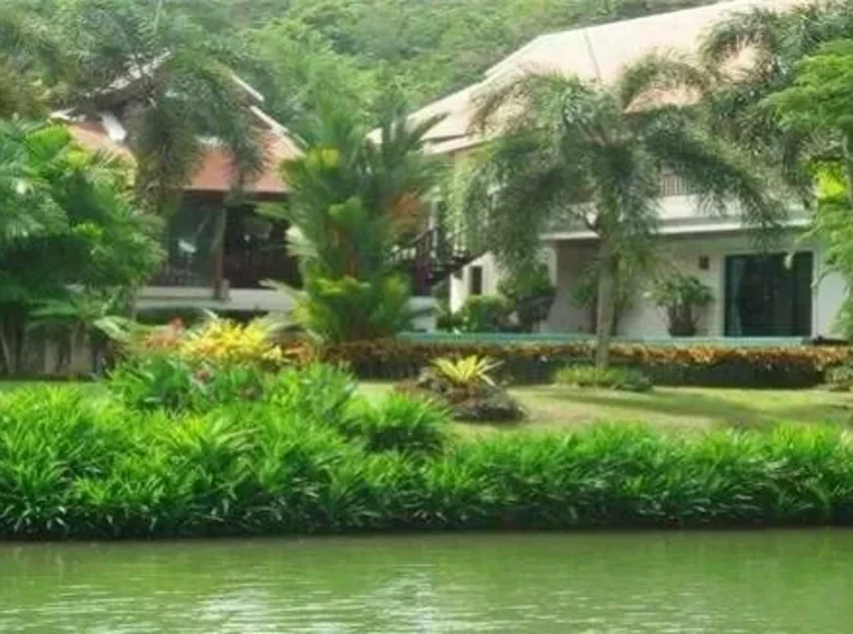 3 bedroom villa 407 m² Phuket, Thailand