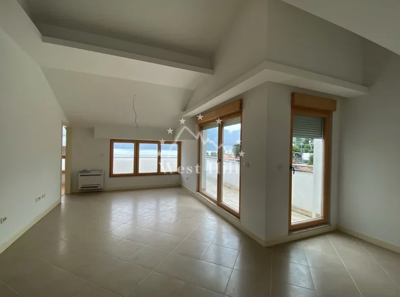 Apartamento 52 m² Dobrota, Montenegro