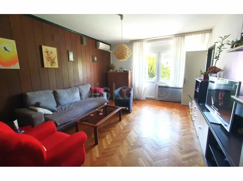 8 room house 400 m² Zagreb, Croatia