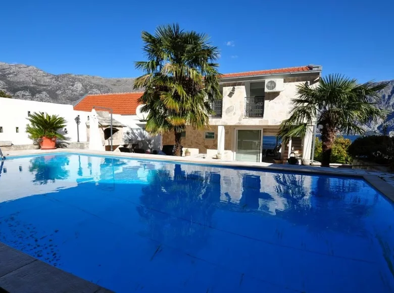 4 bedroom Villa 280 m² Kotor, Montenegro