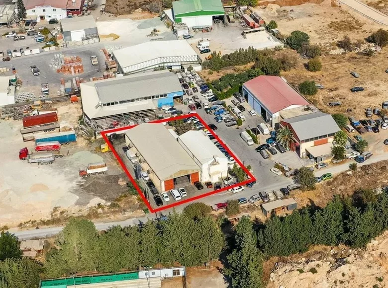 Almacén 822 m² en Konia, Chipre