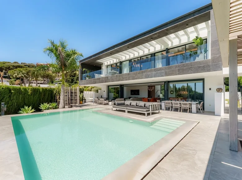 4 bedroom house 553 m² San Pedro Alcantara, Spain