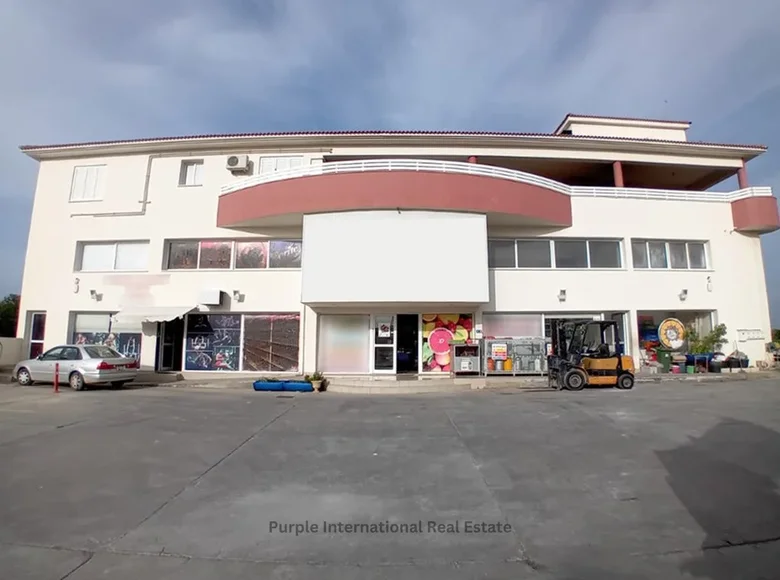 Commercial property 1 131 m² in Klirou, Cyprus