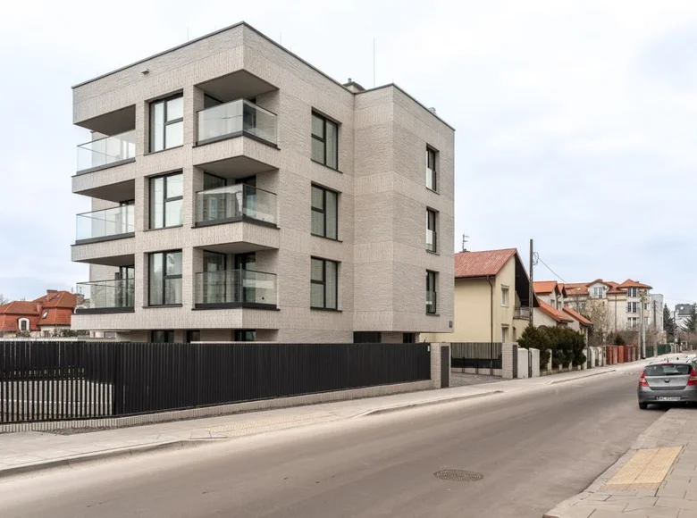 Коммерческое помещение 8 комнат 840 м² в Варшаве, Польша