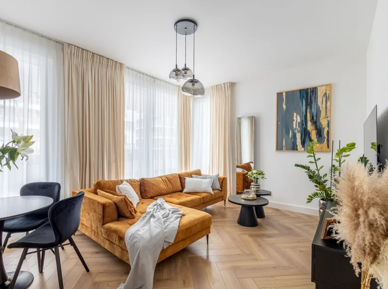 Mieszkanie 2 pokoi 53 m² Warszawa, Polska