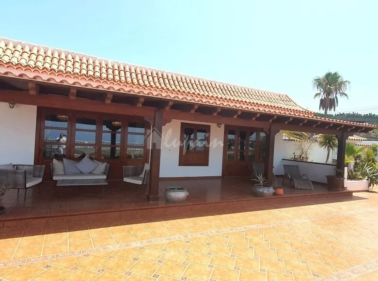 Wohnung 3 Schlafzimmer 250 m² Santiago del Teide, Spanien