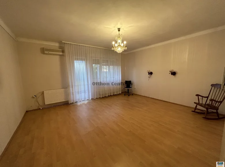 Дом 3 комнаты 140 м² Дунакеси, Венгрия
