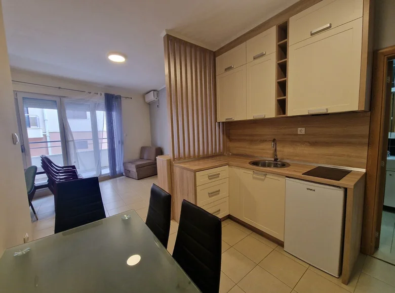 Wohnung 1 Schlafzimmer 35 m² in Becici, Montenegro