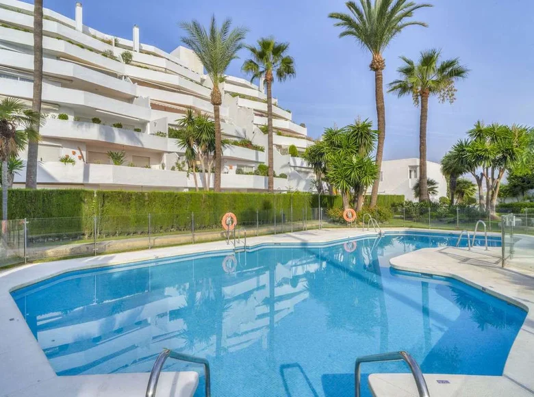 Mieszkanie 2 pokoi 99 m² Marbella, Hiszpania